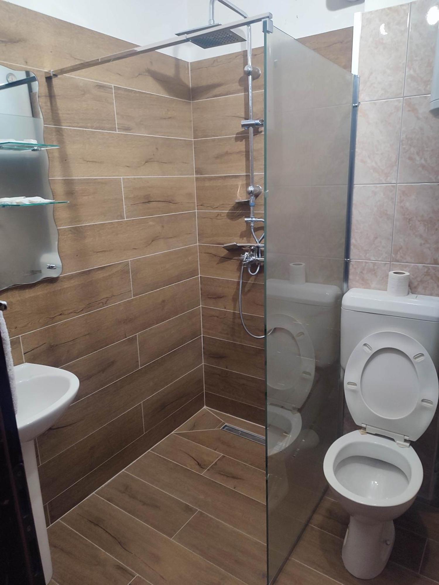 Pansion Kamin Bed & Breakfast Lukavica Phòng bức ảnh